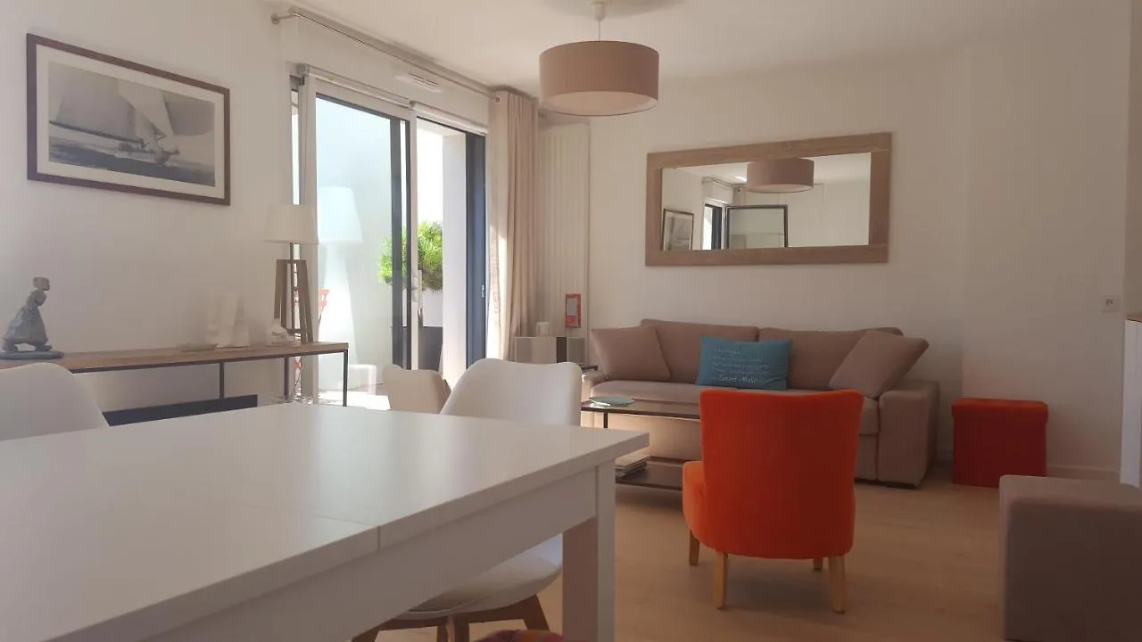 Апартаменты Les Cypres - Appt Avec Terrasse Proche Plage Сен-Мало