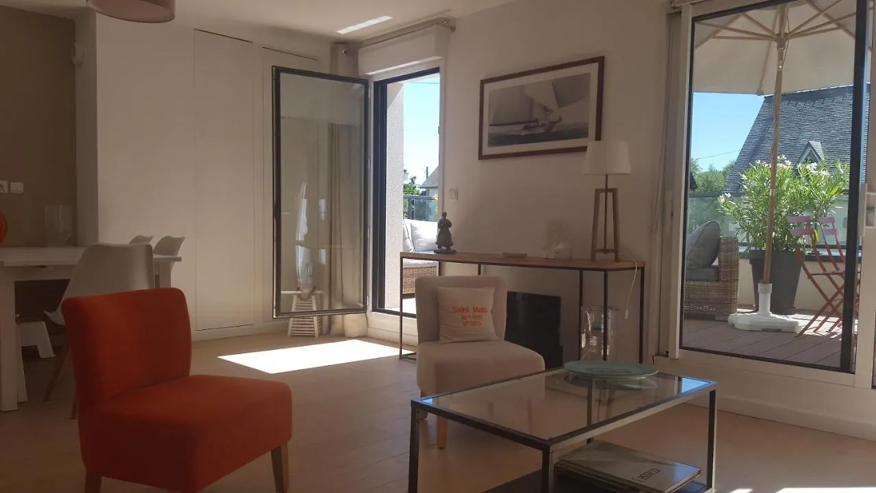 Апартаменты Les Cypres - Appt Avec Terrasse Proche Plage Сен-Мало